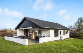 Gorgeous Home In Vinderup With Wifi